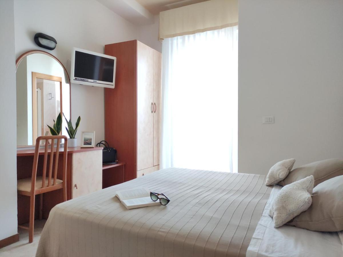 רימיני Hotel Galassia מראה חיצוני תמונה
