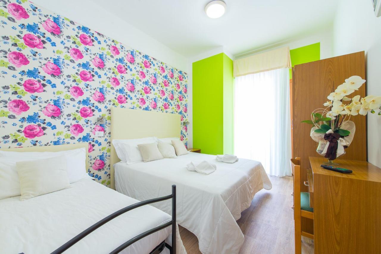 רימיני Hotel Galassia מראה חיצוני תמונה