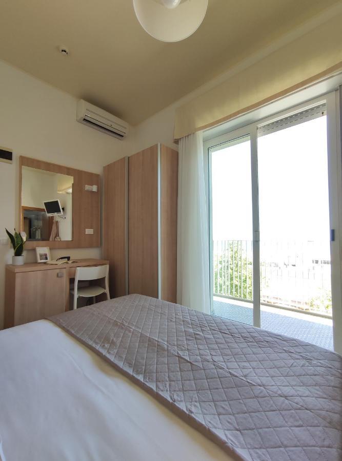 רימיני Hotel Galassia מראה חיצוני תמונה