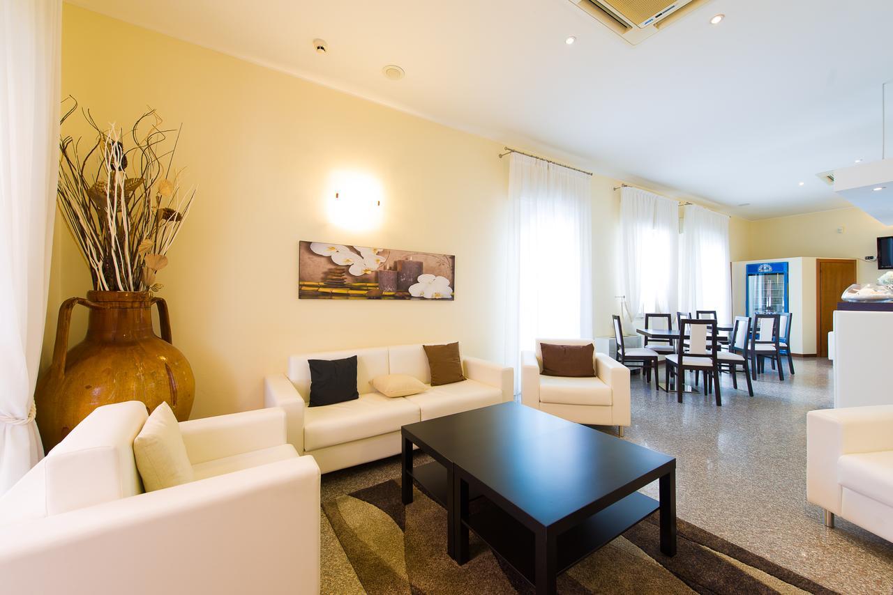 רימיני Hotel Galassia מראה חיצוני תמונה
